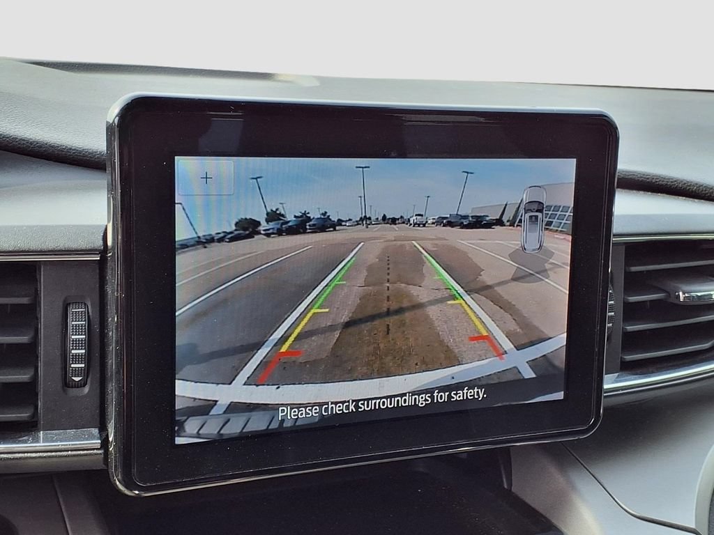 Used 2023 Ford Explorer XLT w/ Equipment Group 202A RWD image 10