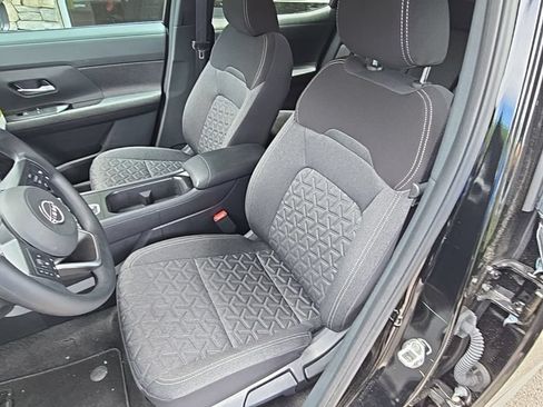 Certified 2025 Nissan Kicks SV FWD image 13