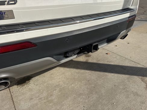 Certified 2022 Ford Explorer Limited w/ Limited Technology Package image 18