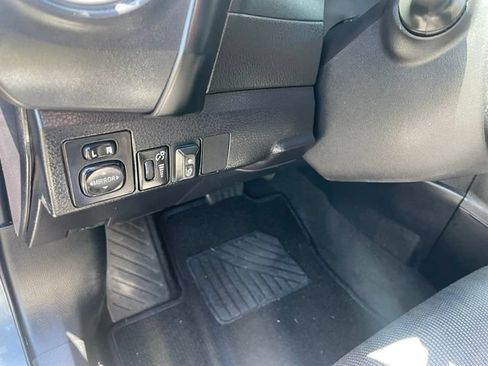 Used 2017 Toyota Corolla SE w/ SE Premium Package FWD image 34