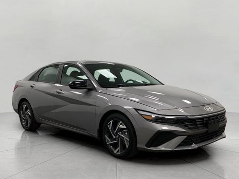 Certified 2025 Hyundai Elantra Sport FWD image 1