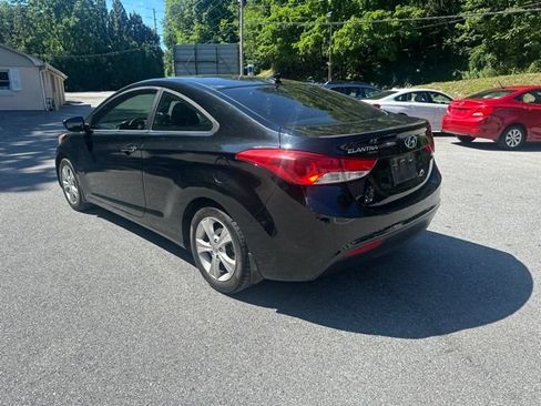 Used 2013 Hyundai Elantra FWD image 4