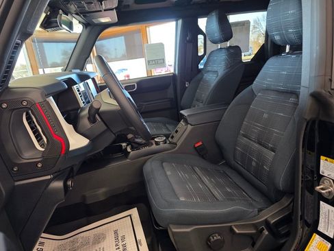 New 2025 Ford Bronco Heritage Edition image 4