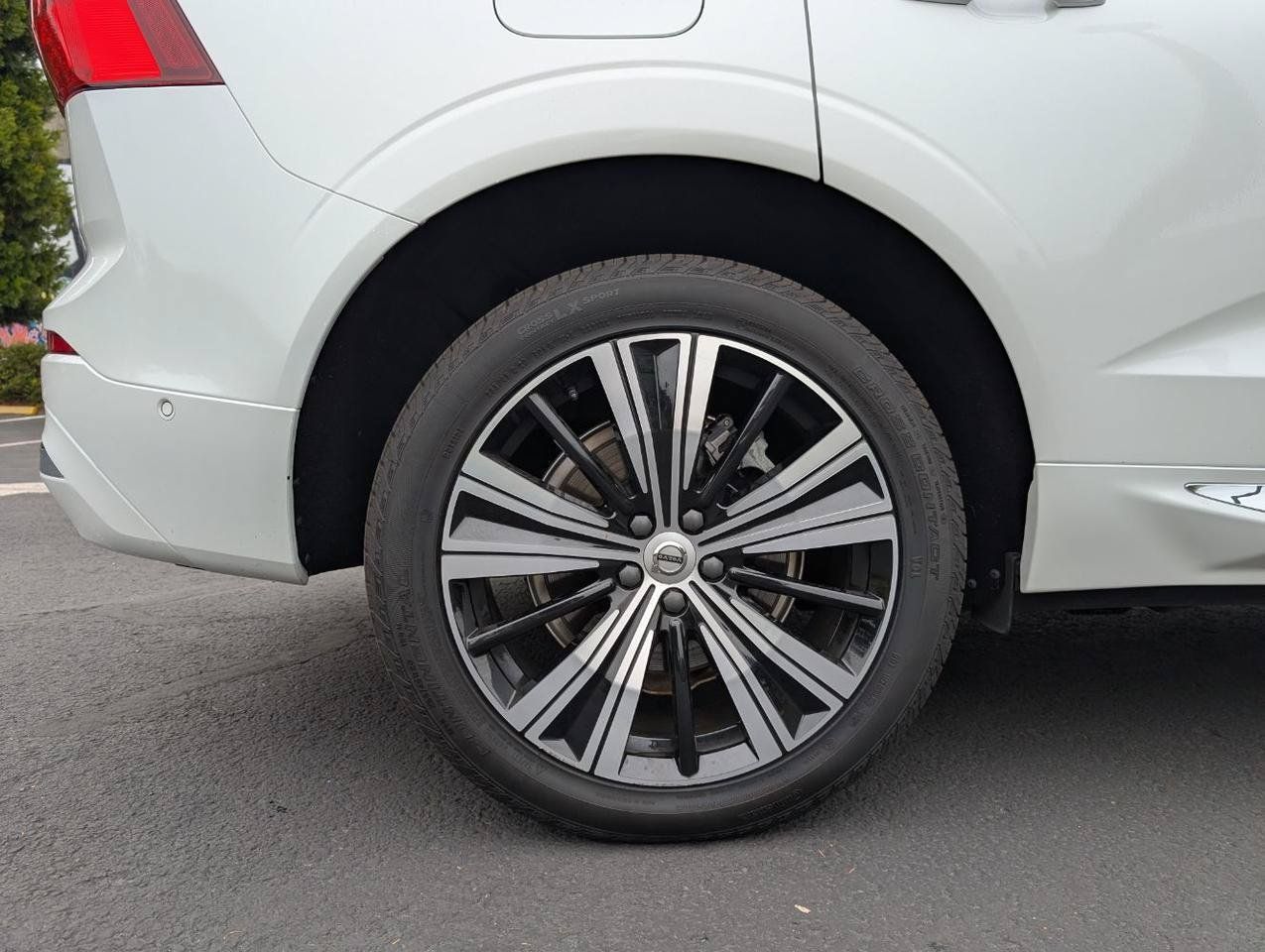 Used 2022 Volvo XC60 T8 Inscription w/ Advanced Package AWD/4WD image 25