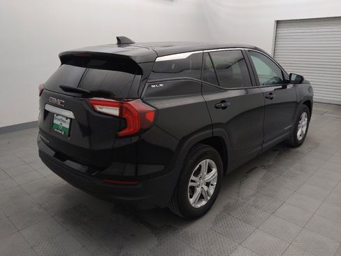 Used 2024 GMC Terrain SLE image 9