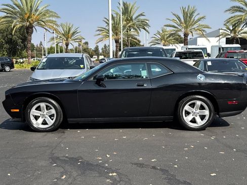 Used 2010 Dodge Challenger R/T RWD image 6
