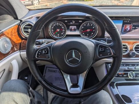 Used 2017 Mercedes-Benz E 300 4MATIC image 19
