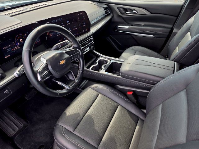 Used 2026 Chevrolet Traverse LT FWD image 17