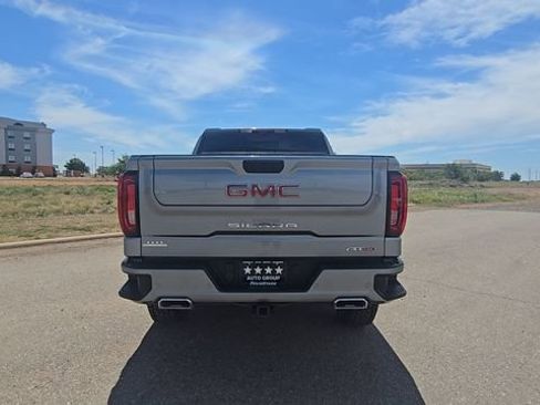 Used 2024 GMC Sierra 1500 AT4 w/ Technology Package AWD/4WD image 9