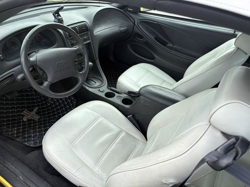 Used 2003 Ford Mustang Convertible RWD image 14