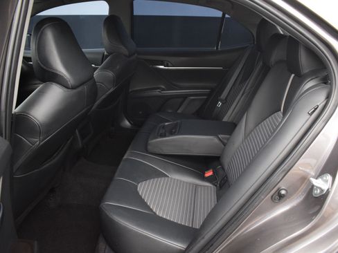 Used 2024 Toyota Camry SE image 12