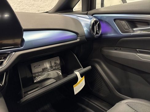 New 2026 Chevrolet Equinox EV LT image 18