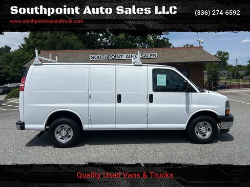 Used 2017 Chevrolet Express 2500 RWD image 1