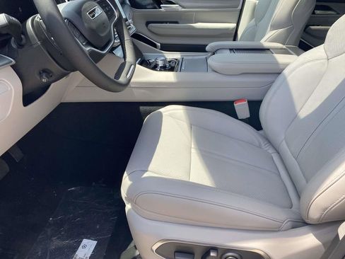 New 2026 Jeep Grand Wagoneer L Limited AWD/4WD image 41