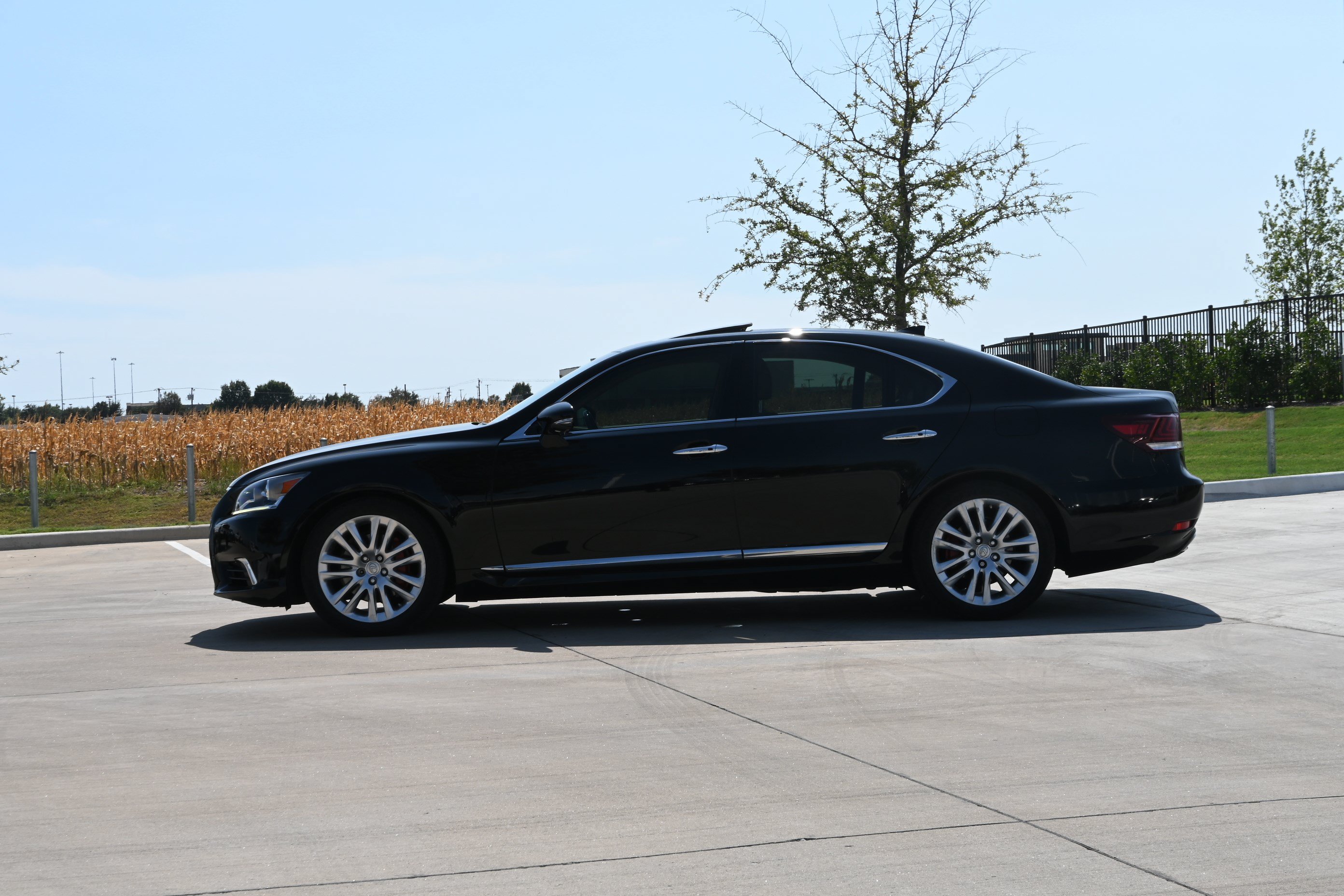 Used 2014 Lexus LS 460 w/ Comfort Package RWD image 6