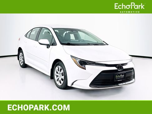 Used 2024 Toyota Corolla LE FWD image 1