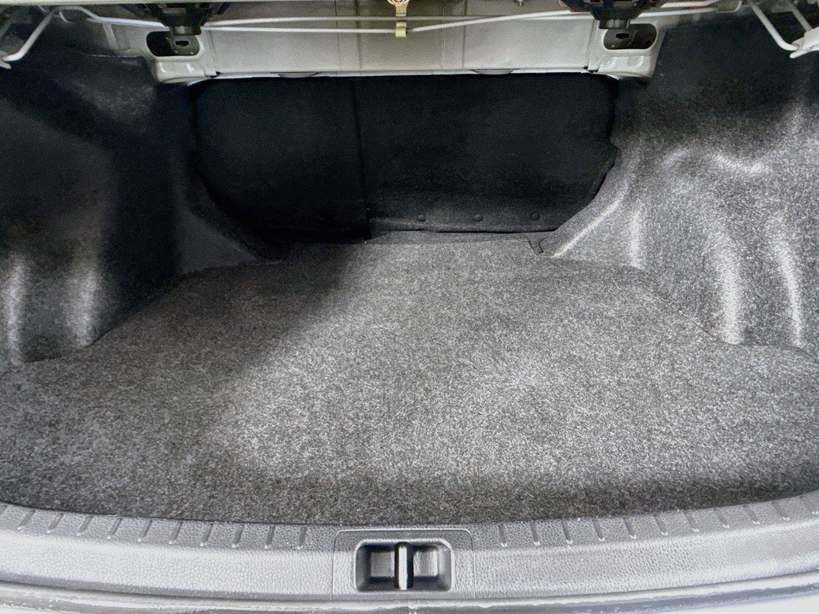 Used 2018 Toyota Corolla L FWD image 30