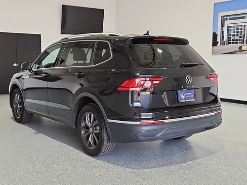 Certified 2023 Volkswagen Tiguan SE FWD image 6