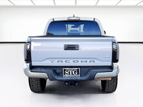 Used 2019 Toyota Tacoma TRD Off-Road AWD/4WD image 5