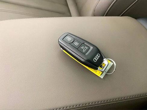 Certified 2025 Audi Q5 Premium Plus w/ Premium Plus image 11