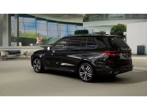 New 2026 BMW X7 xDrive40i w/ M Sport Package image 2