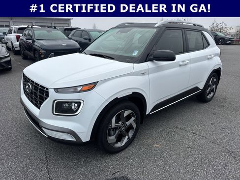 Certified 2025 Hyundai Venue Limited image 3