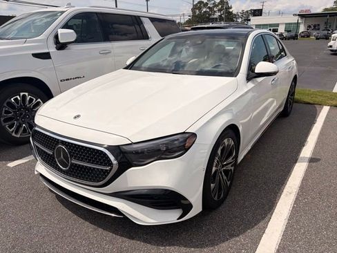 Used 2024 Mercedes-Benz E 450 4MATIC Sedan image 4