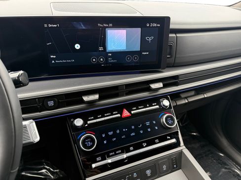 Used 2025 Hyundai Santa Fe Calligraphy image 12