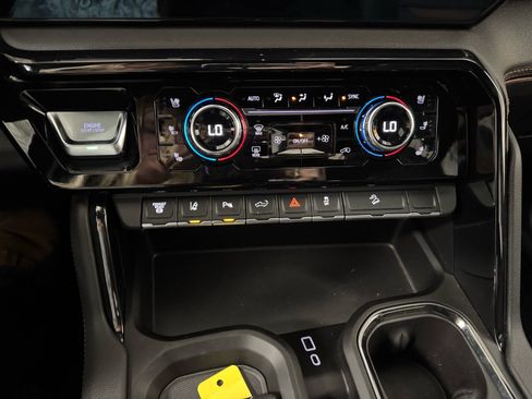 Certified 2024 GMC Sierra 2500 AT4 w/ AT4 Preferred Package AWD/4WD image 24