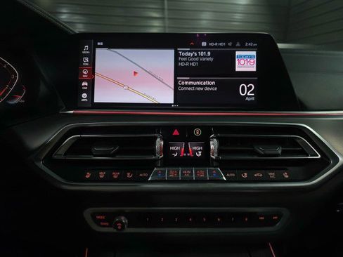 Used 2019 BMW X5 xDrive50i w/ M Sport Package image 27