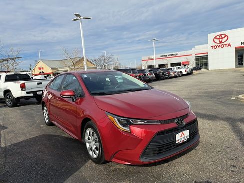 Used 2024 Toyota Corolla LE image 4