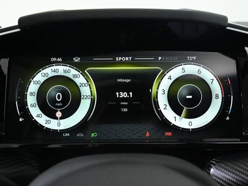 Used 2026 Aston Martin V8 Vantage S image 11