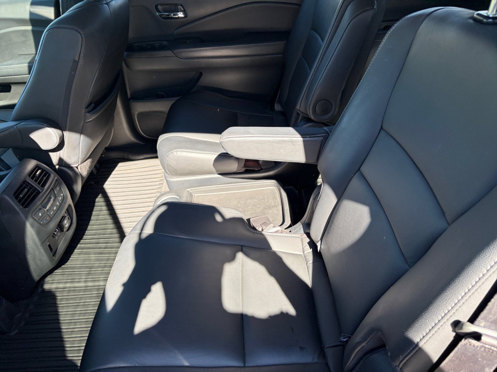 Used 2020 Honda Pilot Touring image 17
