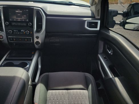 Used 2024 Nissan Titan SV w/ SV Convenience Package image 22