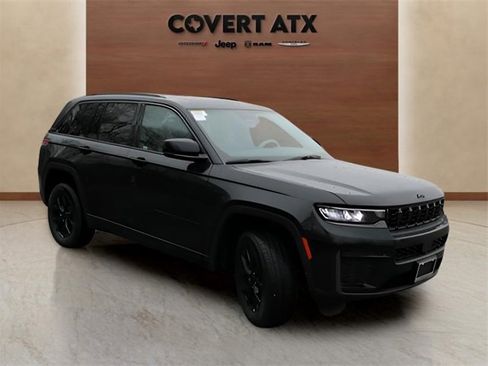 New 2026 Jeep Grand Cherokee Altitude image 7