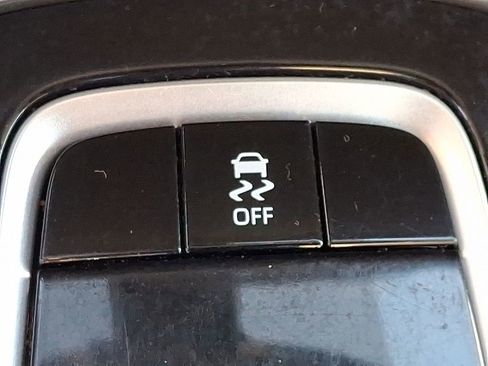 Used 2022 Toyota Corolla LE image 24