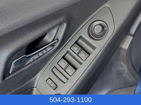 Used 2019 Chevrolet Trax LT w/ LT Convenience Package FWD image 18