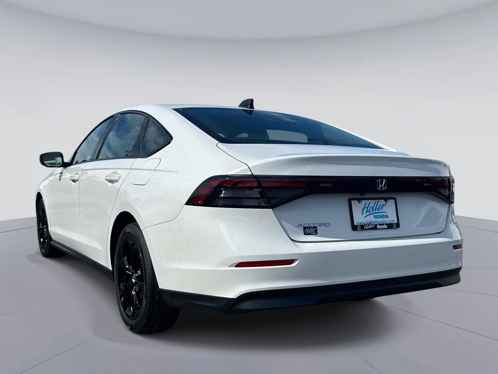 Certified 2025 Honda Accord SE image 6