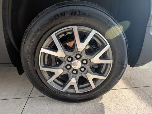 Used 2021 GMC Acadia SLE image 44