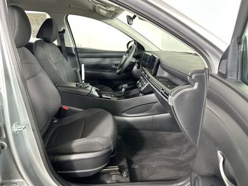 Used 2025 Hyundai Tucson SE FWD image 28