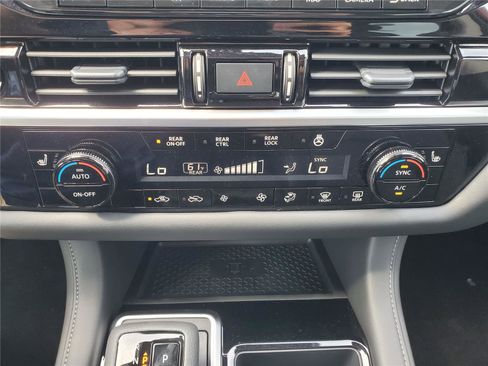 New 2025 Nissan Pathfinder SL AWD/4WD image 21