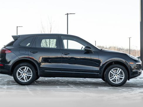 Used 2018 Porsche Cayenne image 3