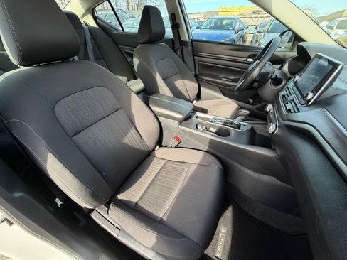Used 2025 Nissan Altima 2.5 SV image 36