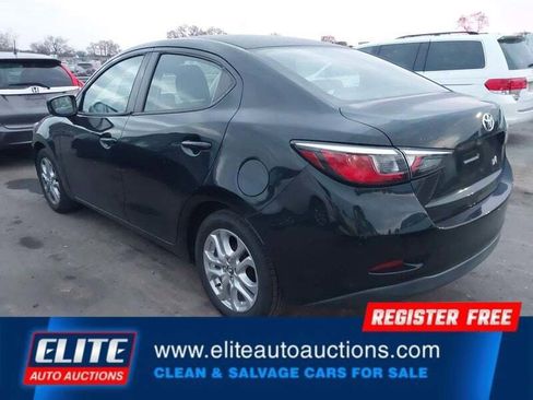 Used 2017 Toyota Yaris iA image 5