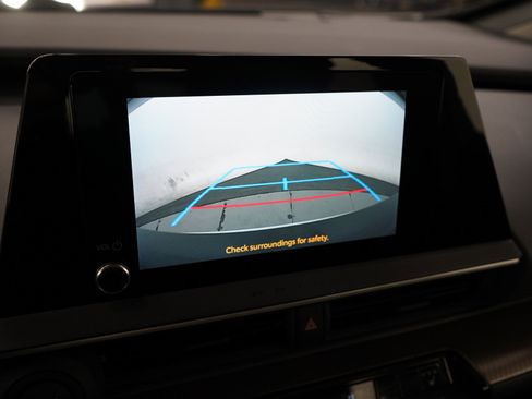 Used 2023 Toyota Prius XLE AWD/4WD image 21