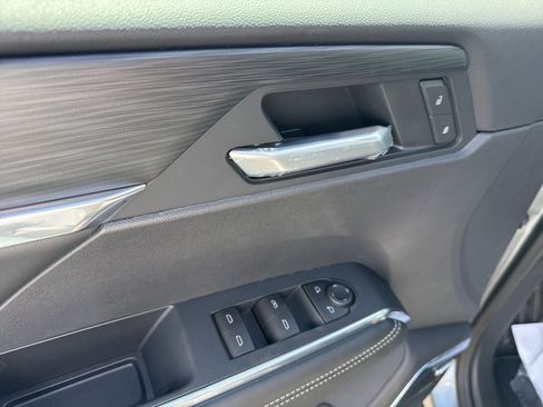 New 2026 GMC Acadia Elevation image 9