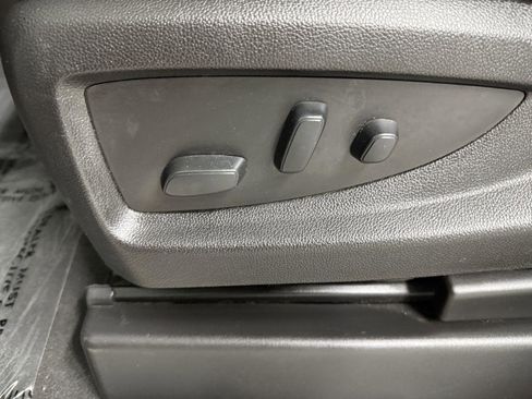 Used 2019 Chevrolet Suburban LT AWD/4WD image 17