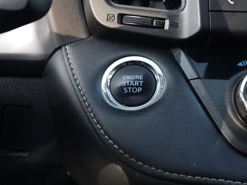 Used 2016 Toyota RAV4 Limited FWD image 7