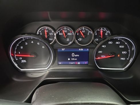 Used 2021 Chevrolet Suburban LT image 13