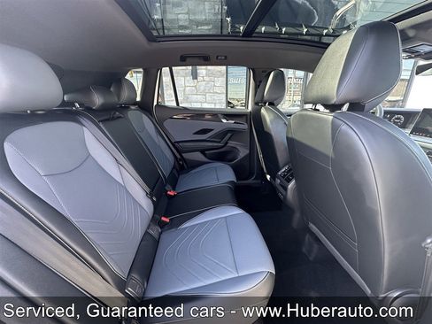 Used 2025 Volkswagen Tiguan SE R-Line AWD/4WD image 12